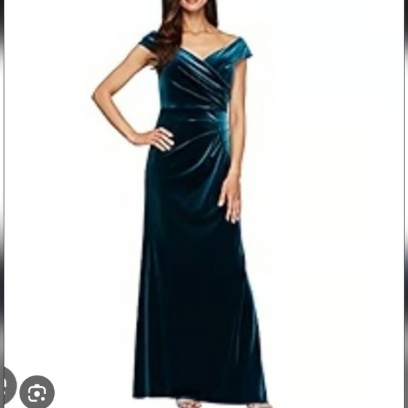 Alexa B Dresses & Skirts - ALEXA B Nites Women's Green Elegant Velvet Cocktail Formal Maxi Dress. 12 Fairy